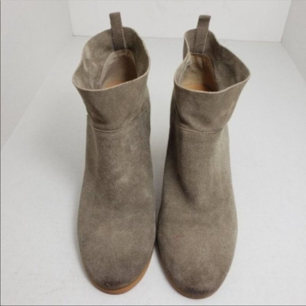 Crown Vintage Rita Tan Suede Slip-On Booties 9.5M